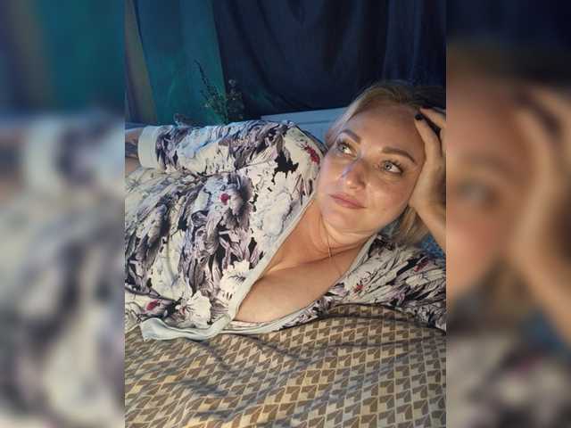 Tanysha-1 live cam on BongaCams