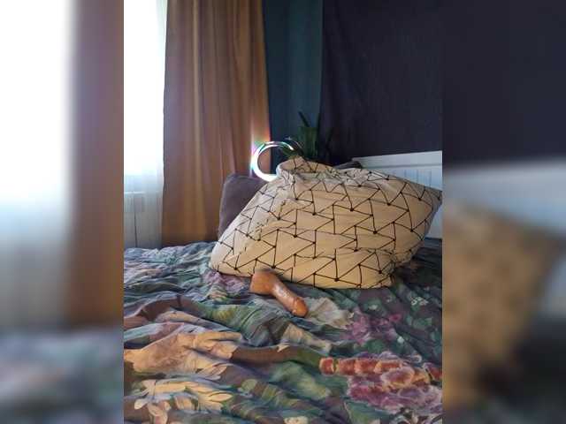 Tanysha-1 live cam on BongaCams