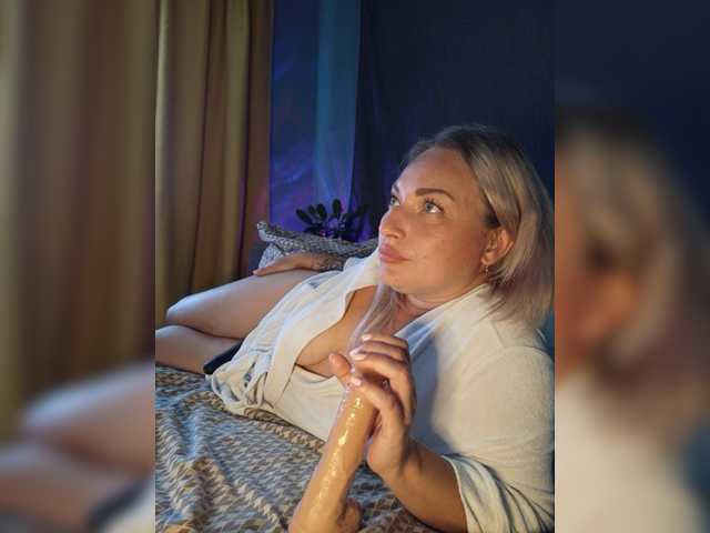 Tanysha-1 live cam on BongaCams