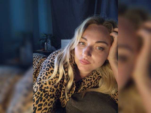 Tanysha-1 live cam on BongaCams