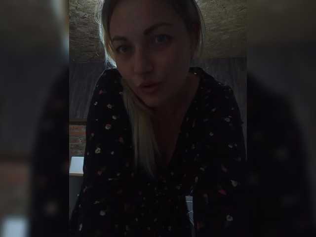 Tanysha-1 live cam on BongaCams