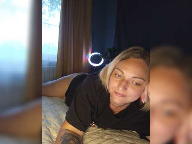 Tanysha-1 live cam on BongaCams
