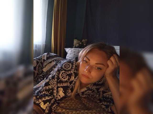 Tanysha-1 live cam on BongaCams