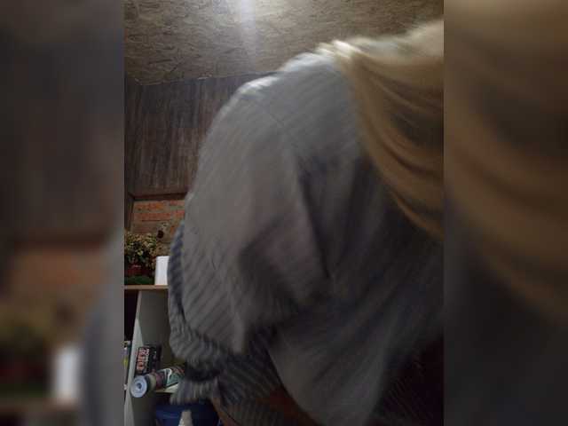 Tanysha-1 live cam on BongaCams