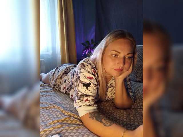 Tanysha-1 live cam on BongaCams
