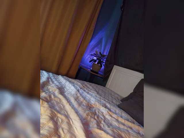 Tanysha-1 live cam on BongaCams
