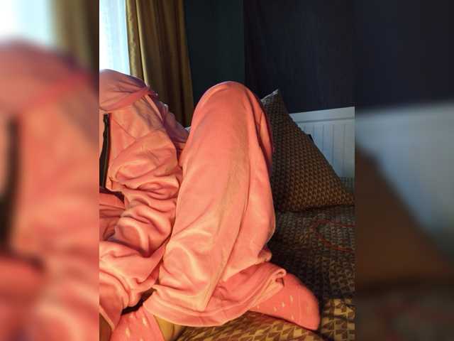 Tanysha-1 live cam on BongaCams