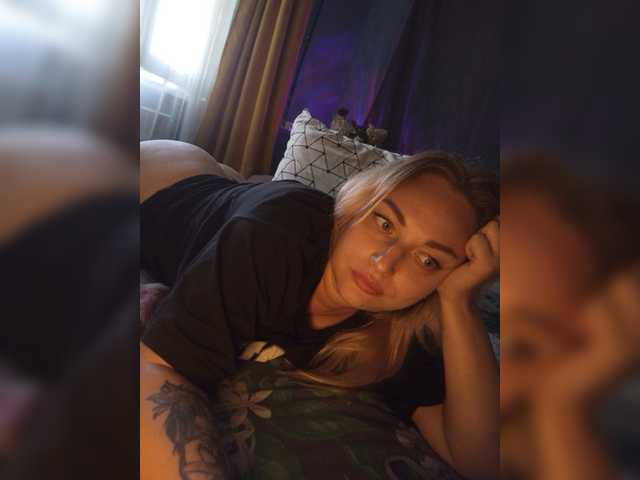 Tanysha-1 live cam on BongaCams