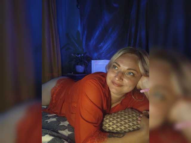 Tanysha-1 live cam on BongaCams