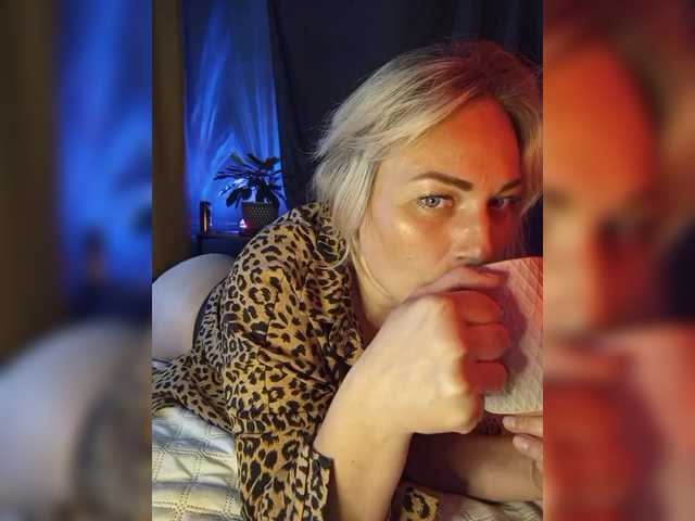 Tanysha-1 live cam on BongaCams