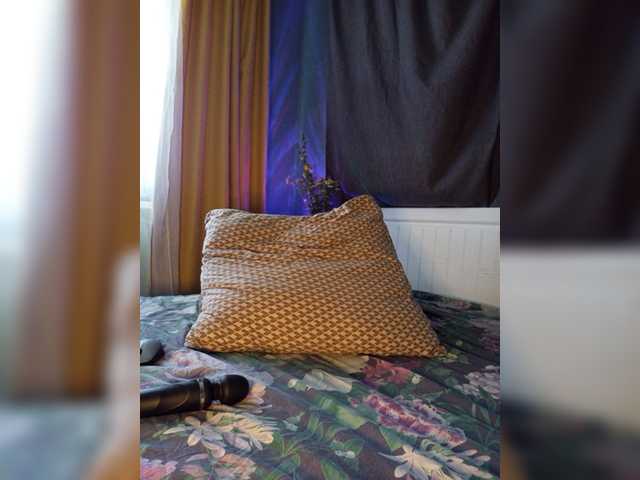 Tanysha-1 live cam on BongaCams