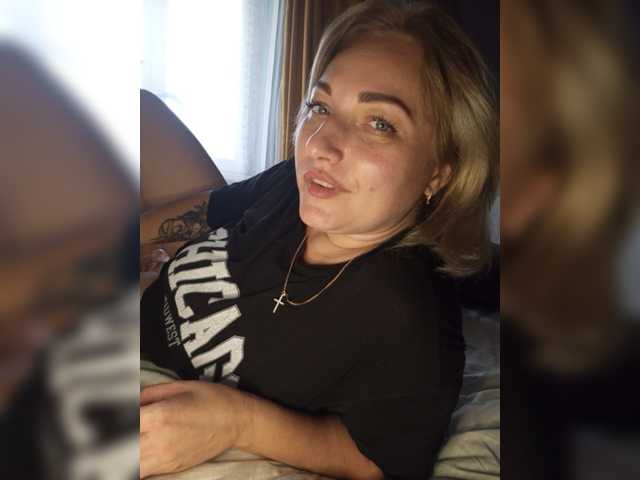 Tanysha-1 live cam on BongaCams