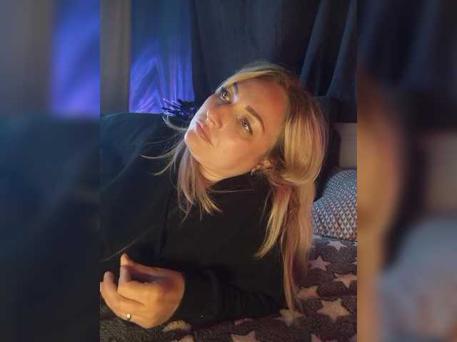 Tanysha-1 live cam on BongaCams