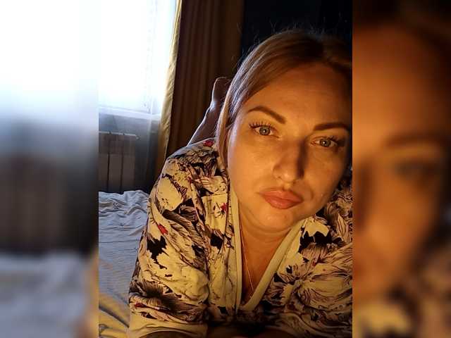 Tanysha-1 live cam on BongaCams