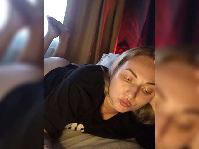 Tanysha-1 live cam on BongaCams
