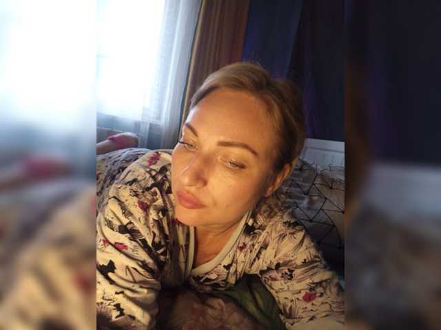 Tanysha-1 live cam on BongaCams