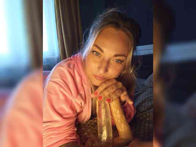 Tanysha-1's cam show statistics and live stream