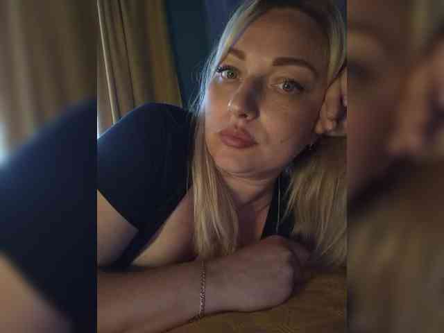 Tanysha-1 Live Webcam on BongaCams