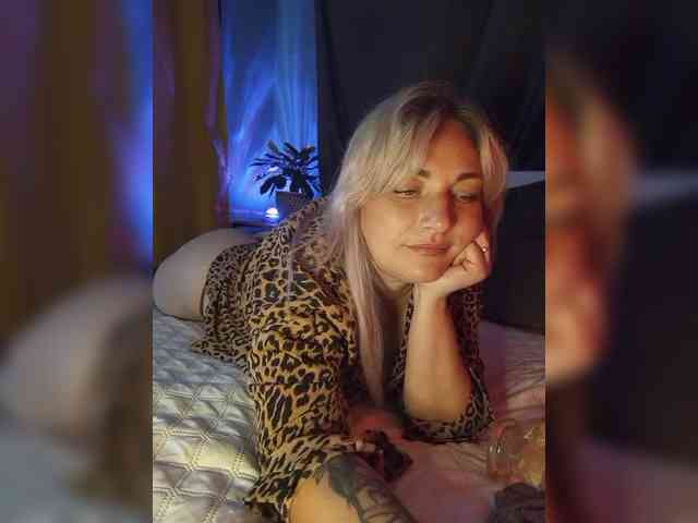 Tanysha-1 Live Webcam on BongaCams
