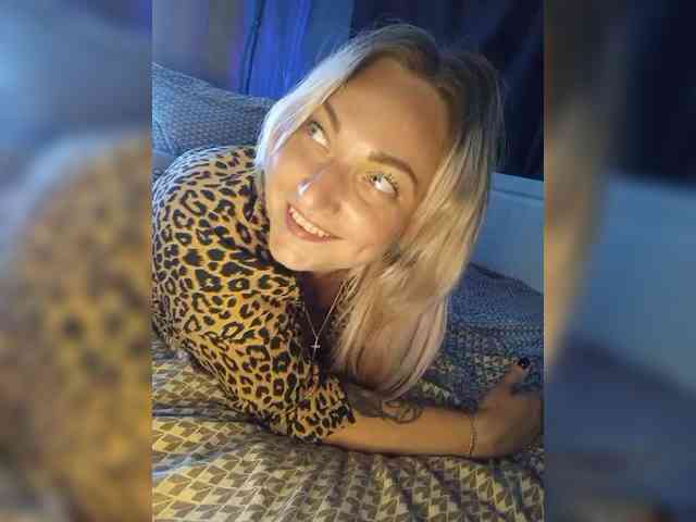 Tanysha-1 Live Webcam on BongaCams