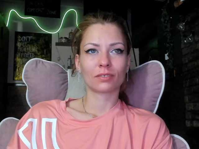 karo131324 live cam on BongaCams