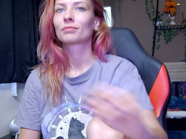 karo131324 live cam on BongaCams