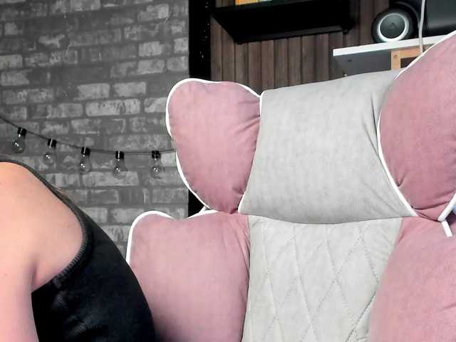 karo131324 live cam on BongaCams