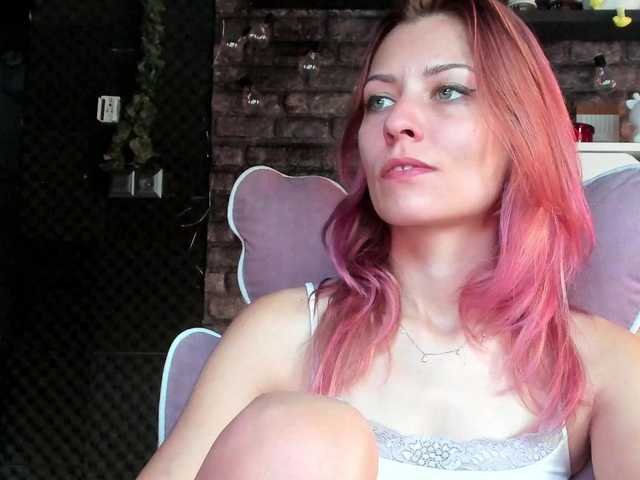 karo131324 live cam on BongaCams