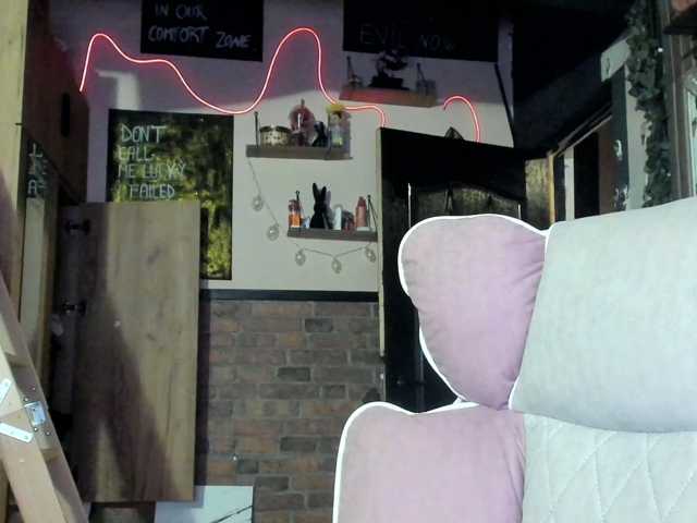 karo131324 live cam preview