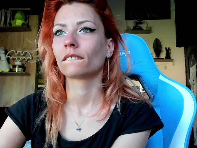 Chat with karo131324 live cam