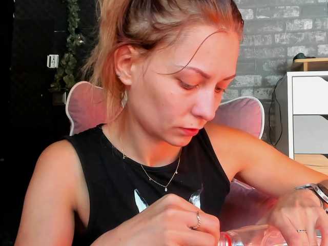 karo131324 live webcam show