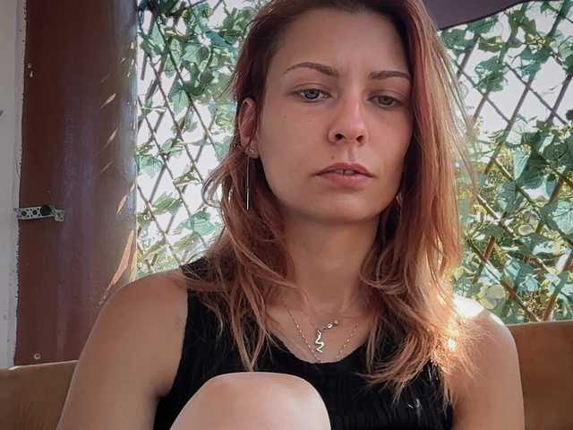 karo131324 live cam on BongaCams
