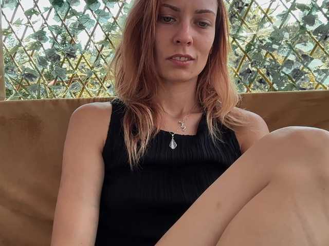 karo131324 live cam on BongaCams