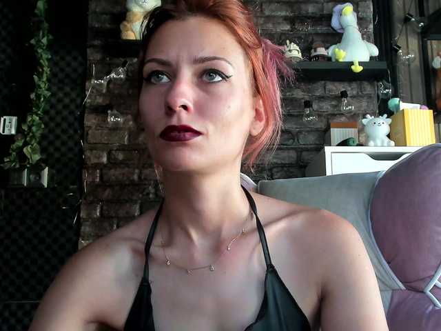 karo131324 live cam on BongaCams