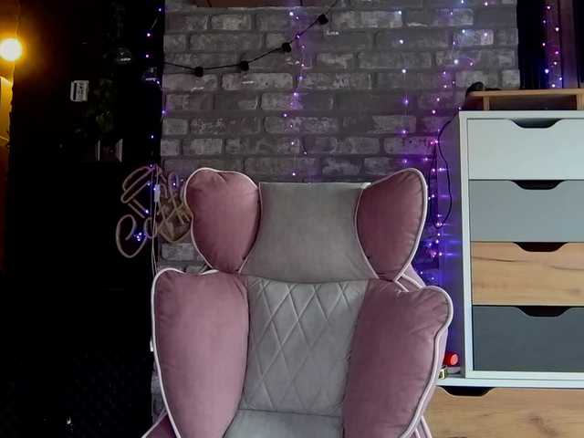karo131324 live webcam show