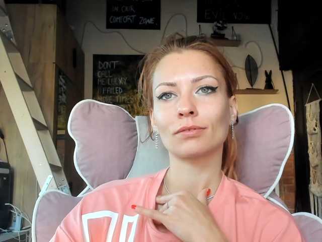 karo131324 live cam on BongaCams