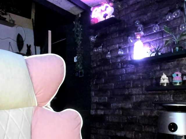 karo131324 live cam on BongaCams