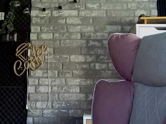 karo131324 live webcam show