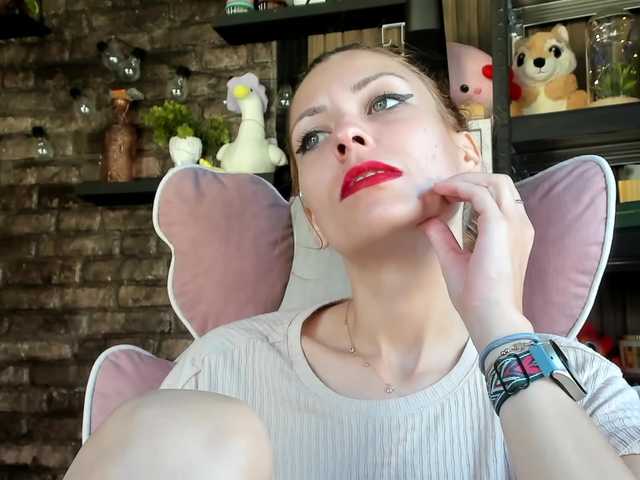 karo131324 live cam on BongaCams