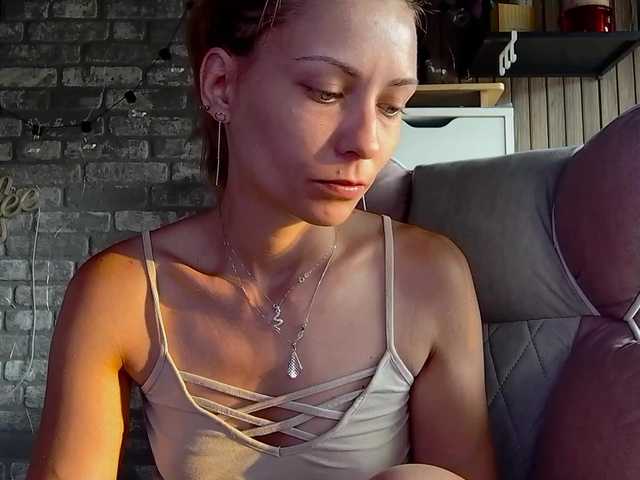 karo131324 live cam on BongaCams