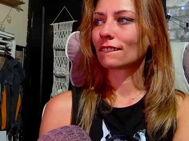 karo131324 live cam on BongaCams