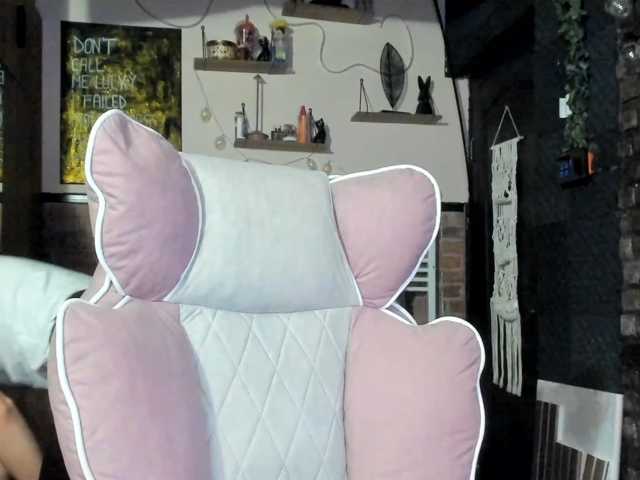 karo131324, en directo ahora en BongaCams
