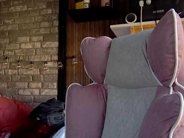 karo131324 live cam on BongaCams