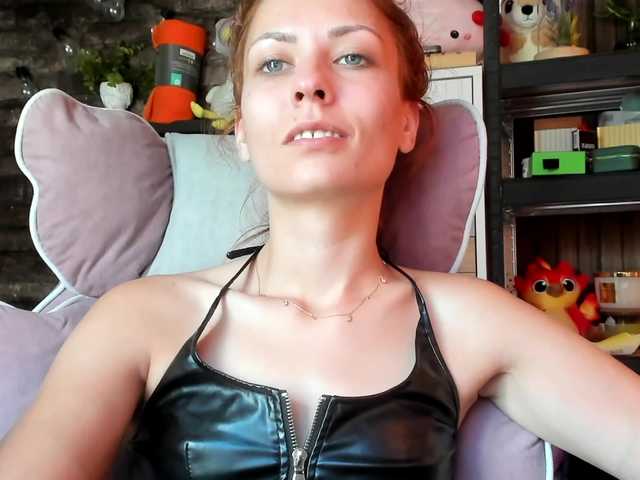 karo131324 live cam on BongaCams