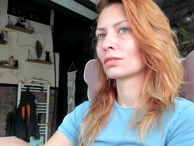 karo131324 live cam on BongaCams