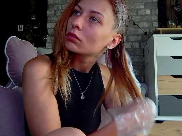 karo131324 live cam on BongaCams