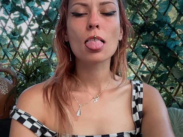 karo131324 live cam on BongaCams