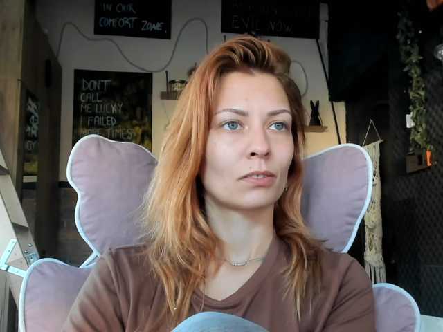 karo131324 live cam on BongaCams