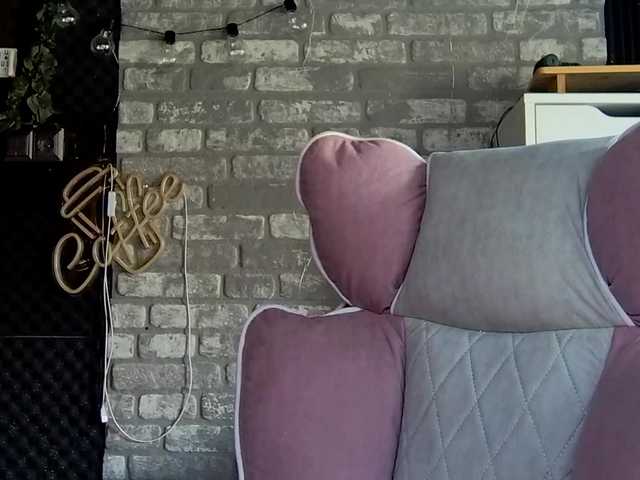 karo131324 live webcam show