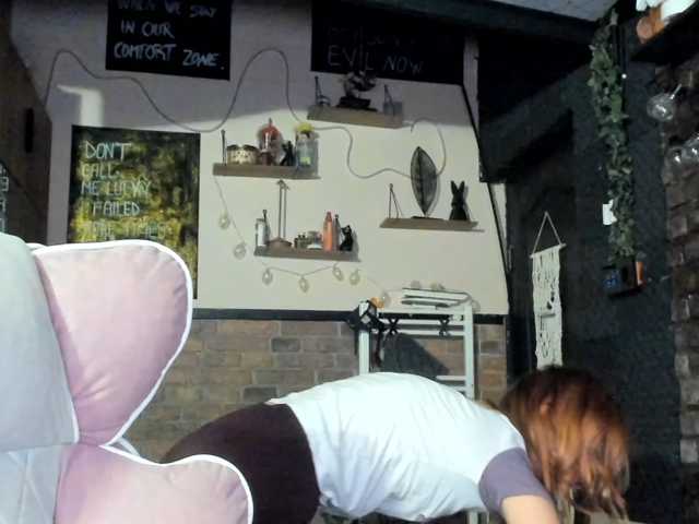 karo131324, live now on BongaCams